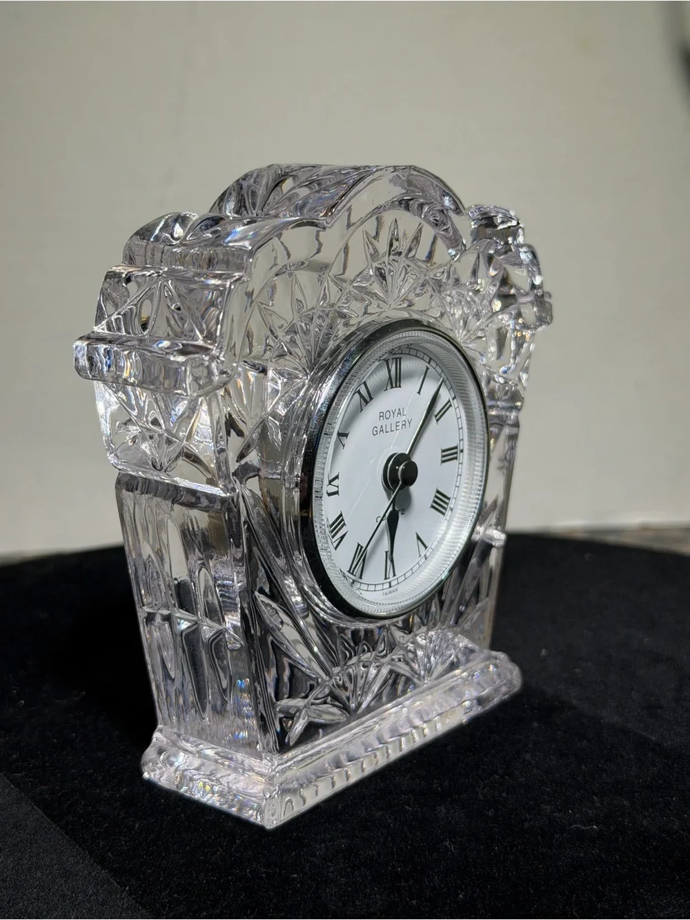 Royal Gallery 24% Lead Crystal Quartz Desk Clock Taiwan Mantel Clock